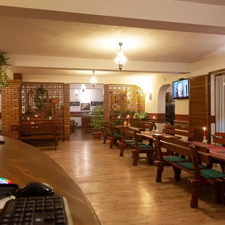 Pensiunea Si Restaurant Erdo Panzió
