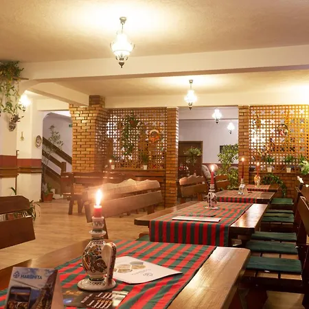 Panzió Pensiunea Si Restaurant Erdo *