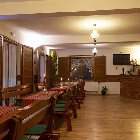 Pensiunea Si Restaurant Erdo Panzió *